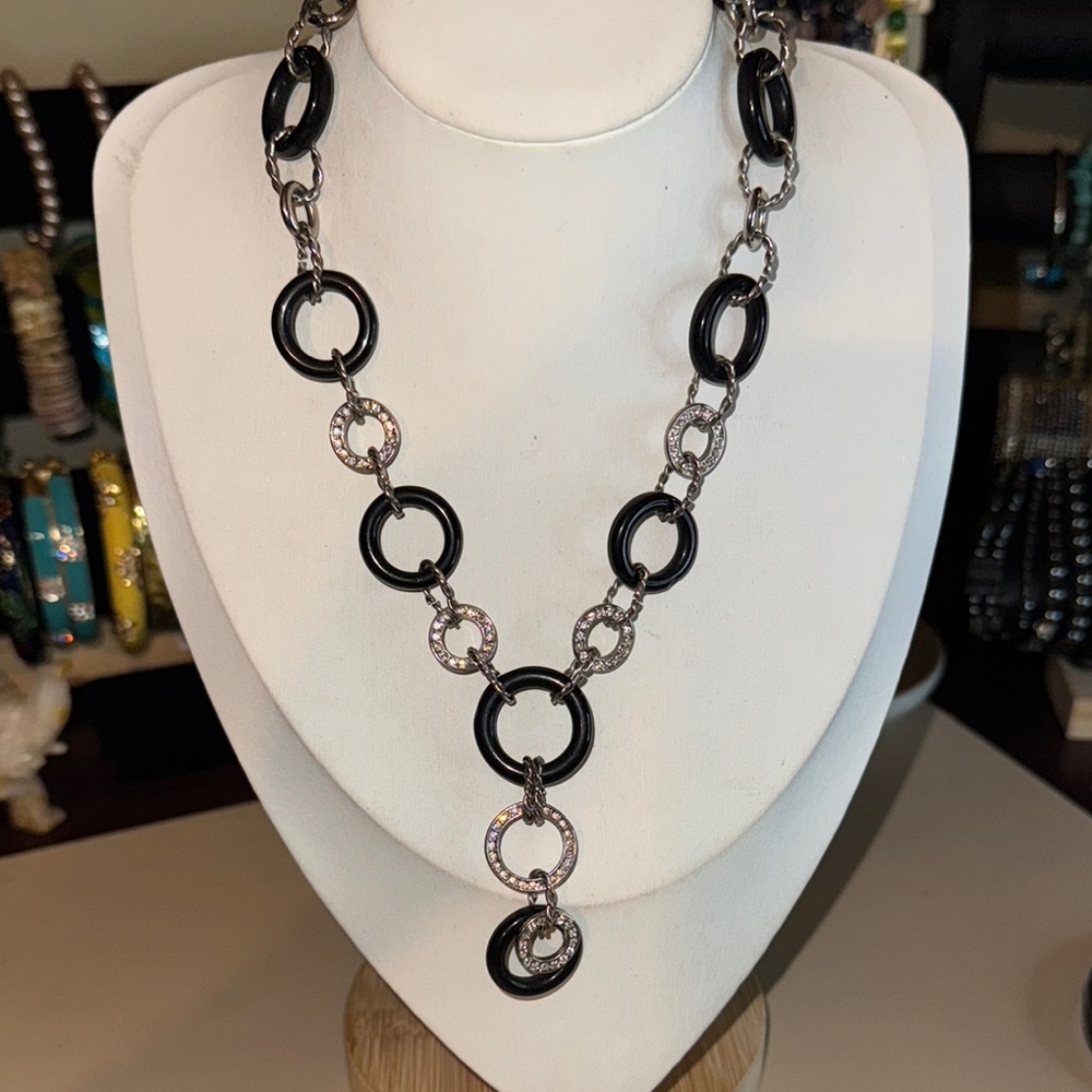 Elegant Black and Silver Necklace 16”
